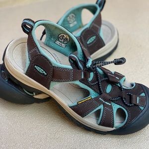 KEEN WATER SHOES 7.5